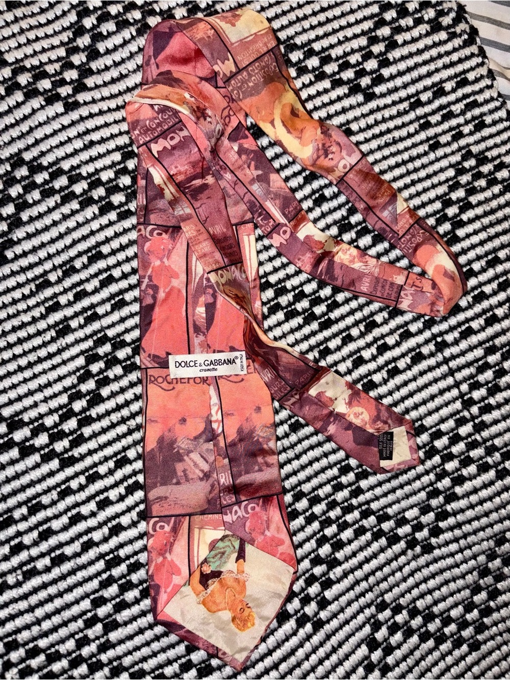 Dolce & Gabbana 90s Pin Up / Peek a boo Graphic Silk Tie